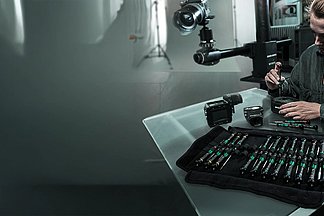 The screwdrivers from the Kraftform Micro series for precision mechanical and electronic applications are now also equipped with the tool finder Take it easy.